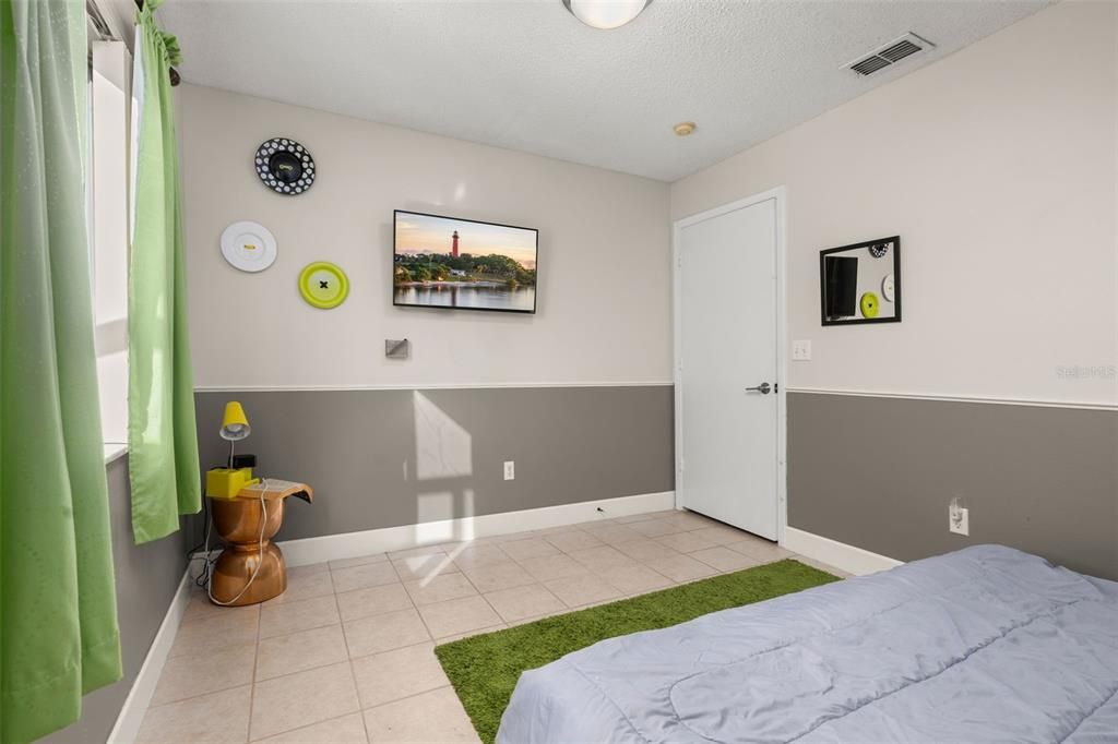 Под контрактом: $2,200 (3 спален, 2 ванн, 1419 Квадратных фут)