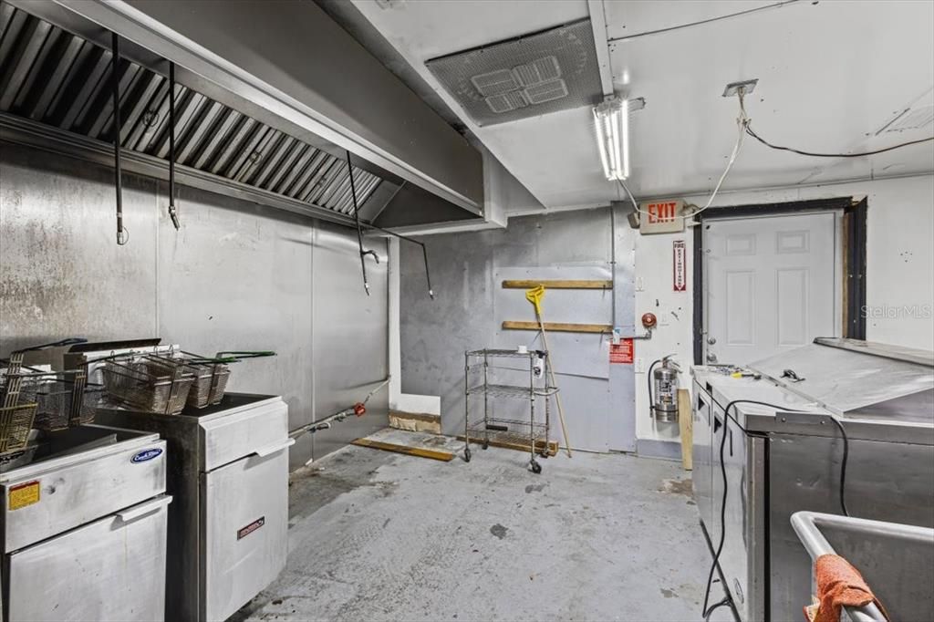 待售: $400,000 (0 贝兹, 0 浴室, 4049 平方英尺)