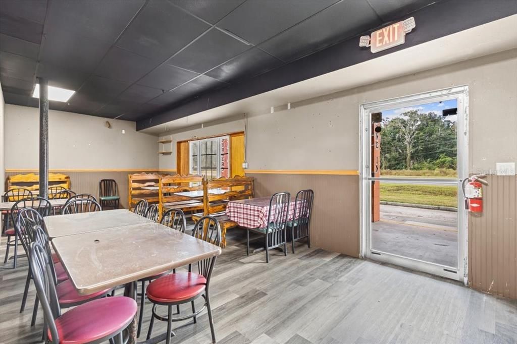 待售: $400,000 (0 贝兹, 0 浴室, 4049 平方英尺)