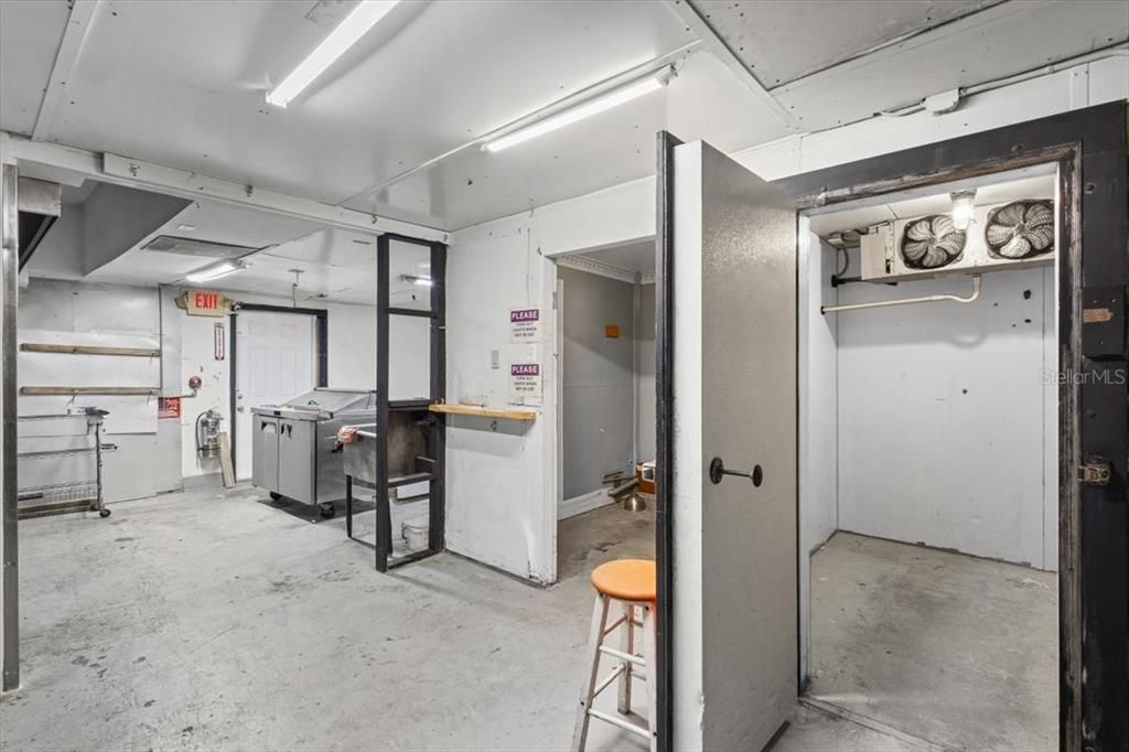 待售: $400,000 (0 贝兹, 0 浴室, 4049 平方英尺)