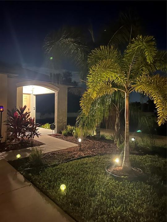 Activo con contrato: $294,990 (3 camas, 2 baños, 1451 Pies cuadrados)