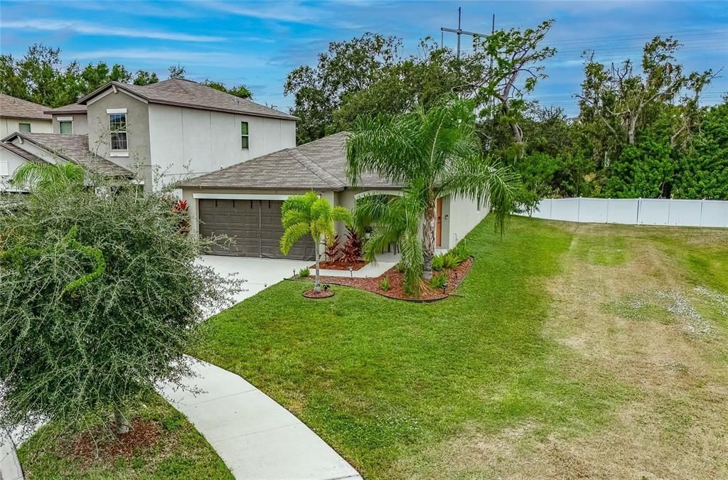 Activo con contrato: $294,990 (3 camas, 2 baños, 1451 Pies cuadrados)