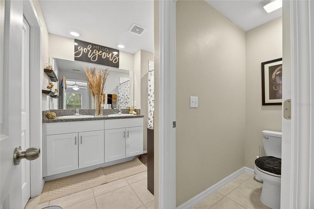 Activo con contrato: $294,990 (3 camas, 2 baños, 1451 Pies cuadrados)