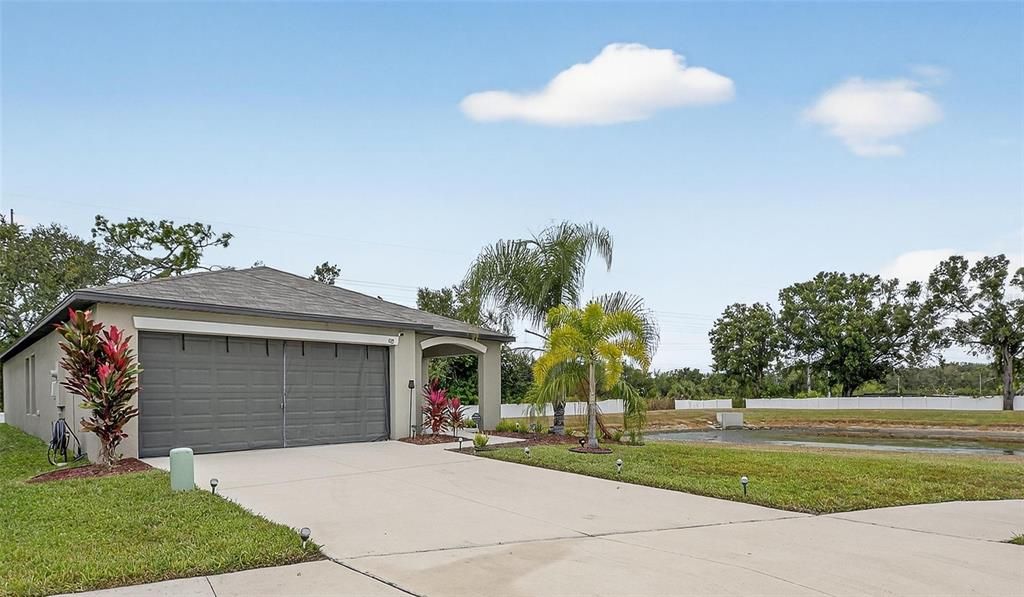 Activo con contrato: $294,990 (3 camas, 2 baños, 1451 Pies cuadrados)