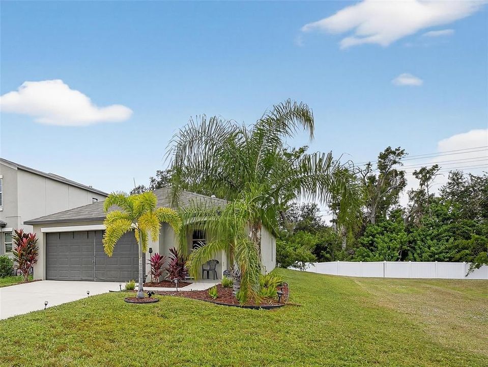 Activo con contrato: $294,990 (3 camas, 2 baños, 1451 Pies cuadrados)