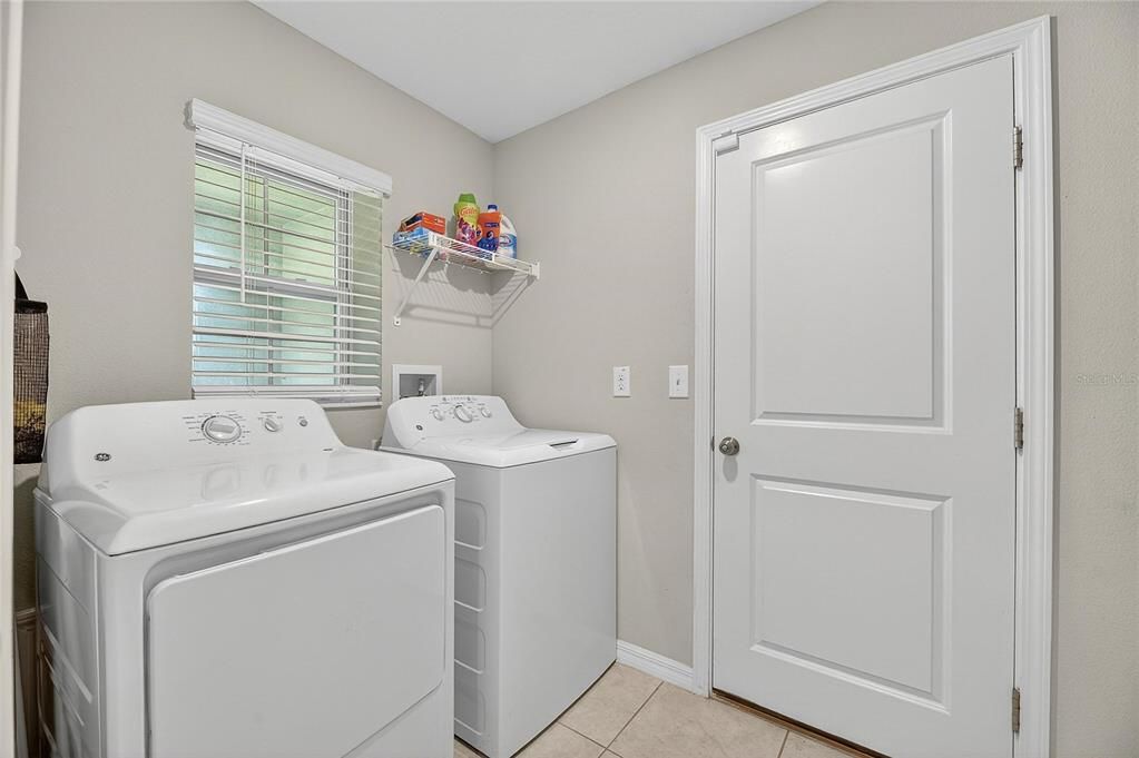 Activo con contrato: $294,990 (3 camas, 2 baños, 1451 Pies cuadrados)