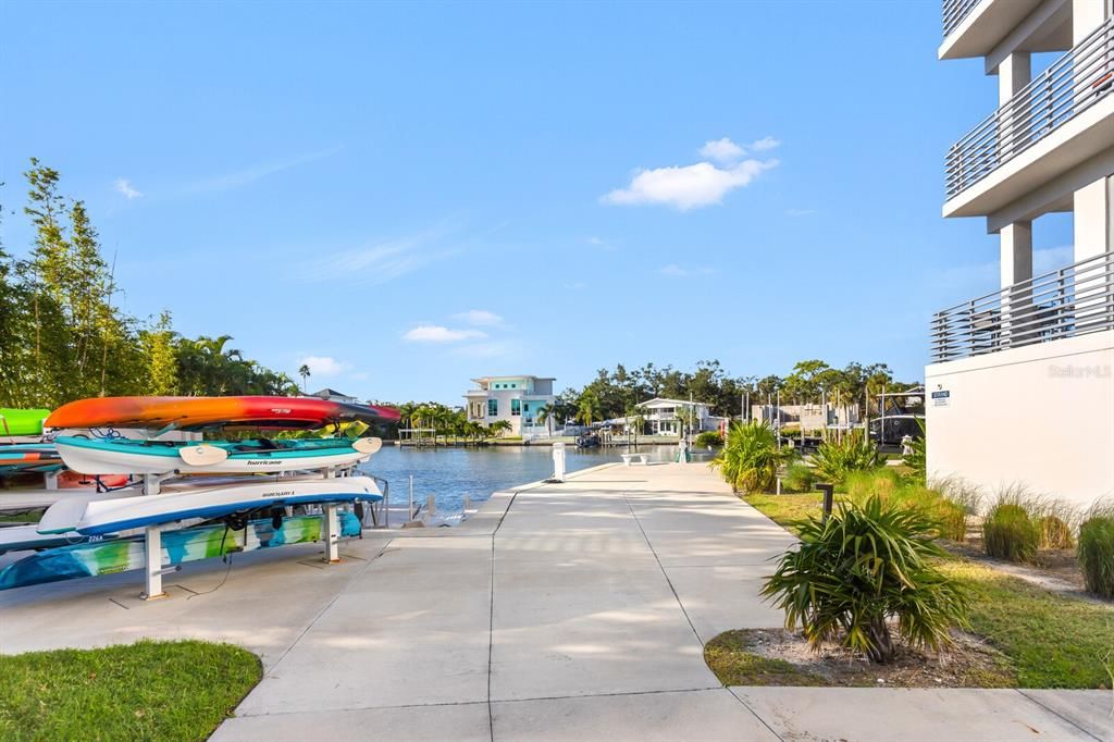 For Sale: $649,000 (1 beds, 2 baths, 958 Square Feet)