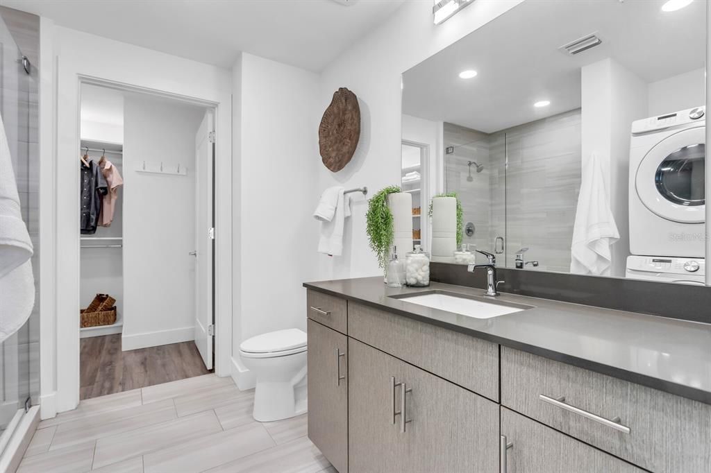 For Sale: $649,000 (1 beds, 2 baths, 958 Square Feet)