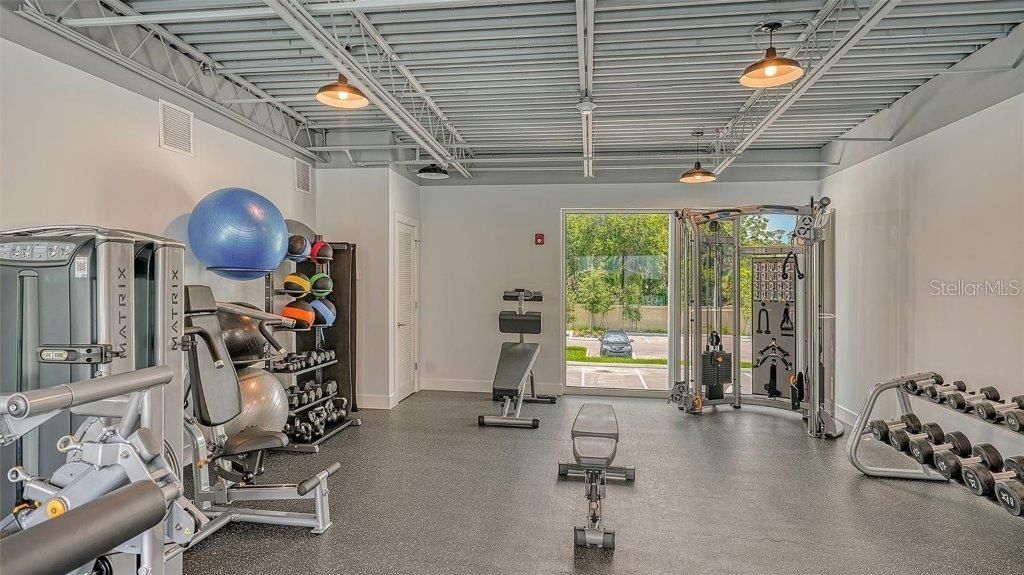 For Sale: $649,000 (1 beds, 2 baths, 958 Square Feet)