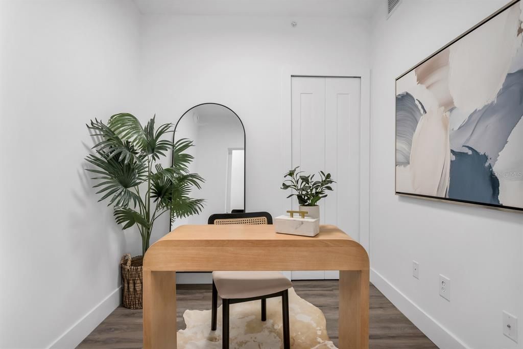 For Sale: $649,000 (1 beds, 2 baths, 958 Square Feet)