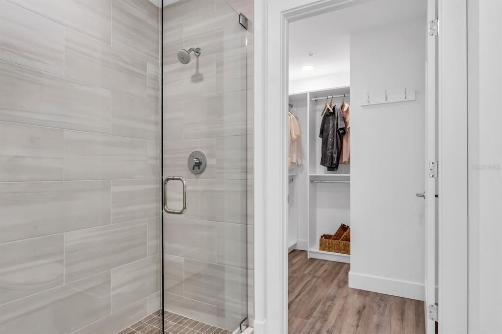 For Sale: $649,000 (1 beds, 2 baths, 958 Square Feet)