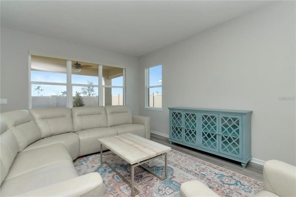 En Venta: $499,900 (3 camas, 2 baños, 2056 Pies cuadrados)