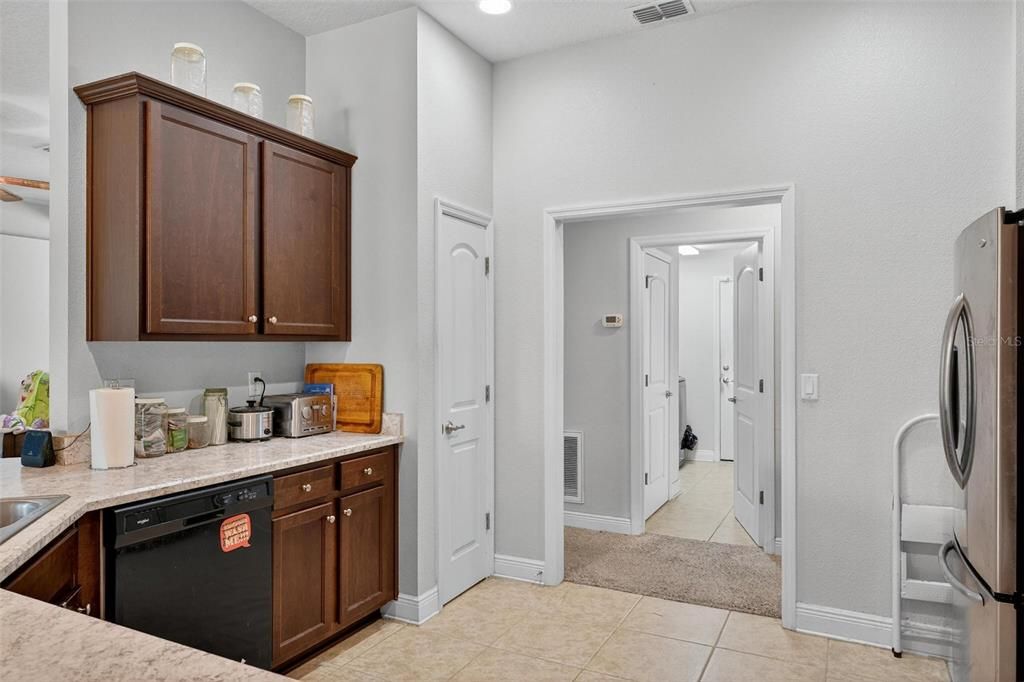 For Sale: $360,000 (4 beds, 3 baths, 2331 Square Feet)