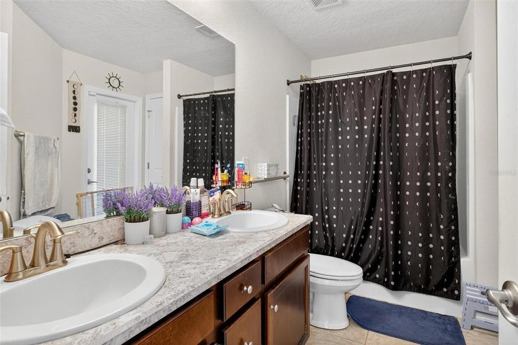 For Sale: $360,000 (4 beds, 3 baths, 2331 Square Feet)