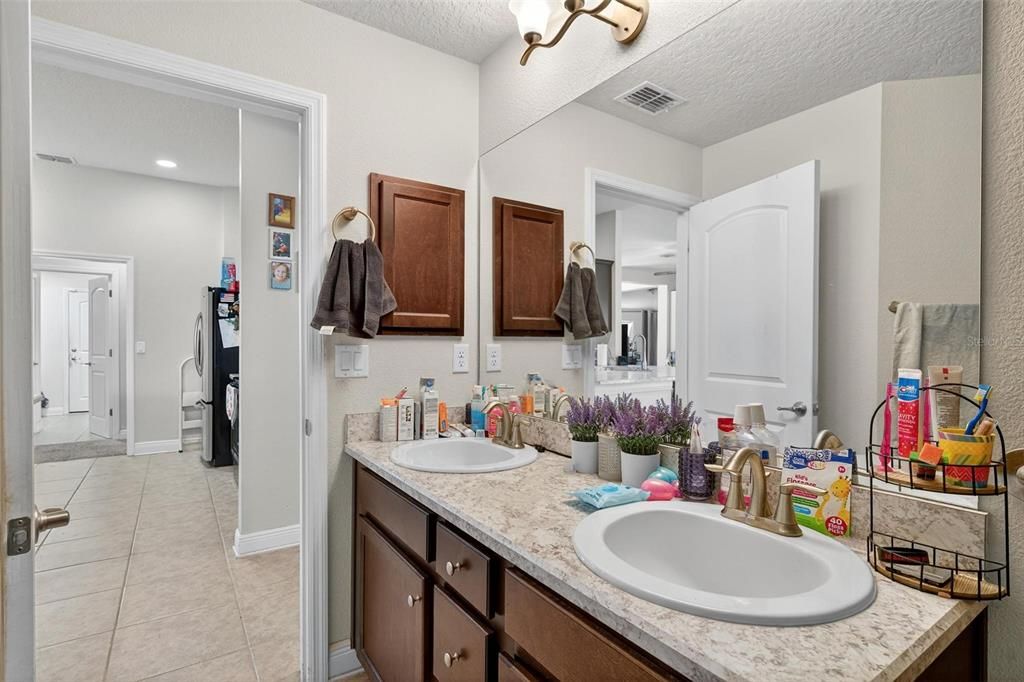 For Sale: $360,000 (4 beds, 3 baths, 2331 Square Feet)