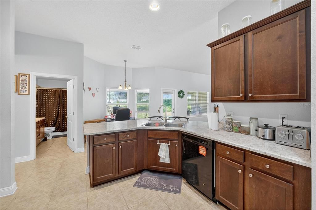 For Sale: $360,000 (4 beds, 3 baths, 2331 Square Feet)