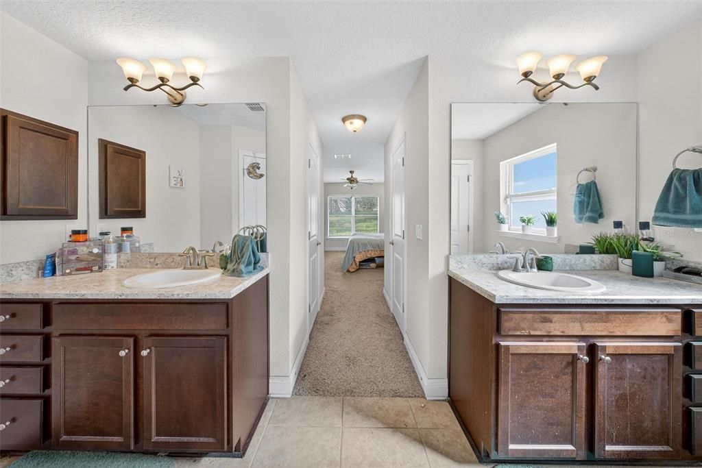 For Sale: $360,000 (4 beds, 3 baths, 2331 Square Feet)