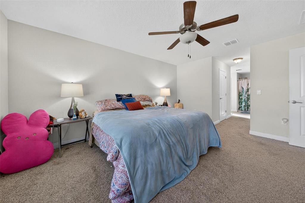 For Sale: $360,000 (4 beds, 3 baths, 2331 Square Feet)