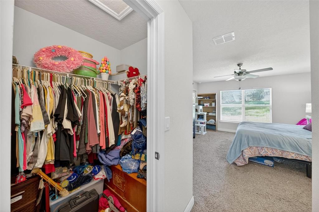 For Sale: $360,000 (4 beds, 3 baths, 2331 Square Feet)