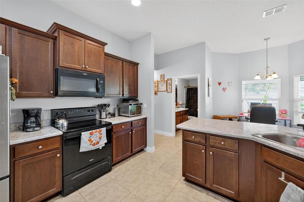 For Sale: $360,000 (4 beds, 3 baths, 2331 Square Feet)