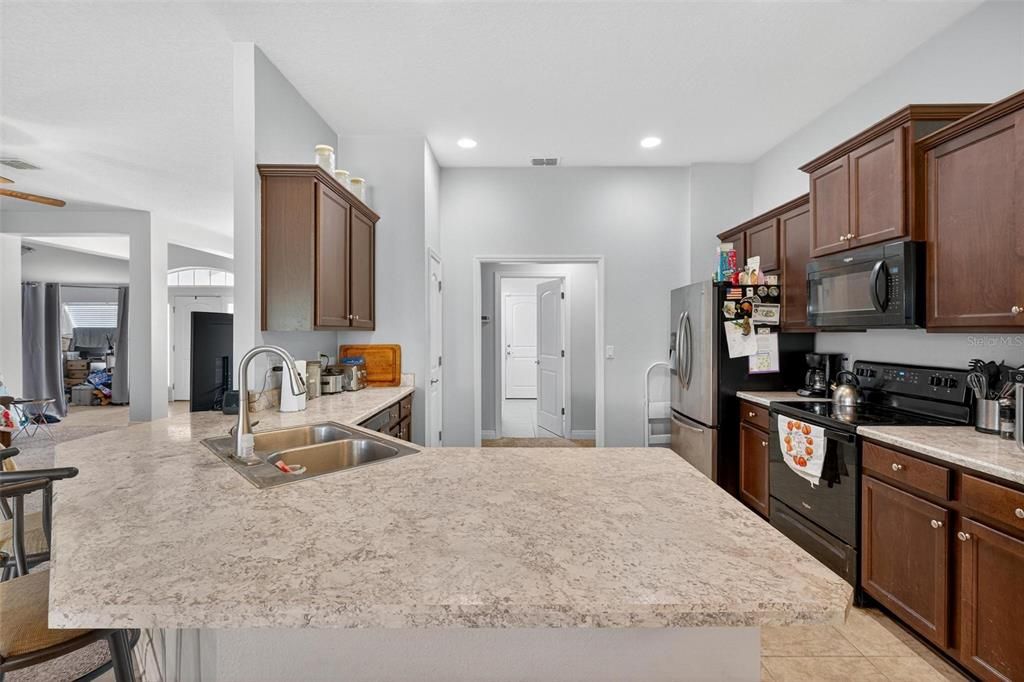 For Sale: $360,000 (4 beds, 3 baths, 2331 Square Feet)