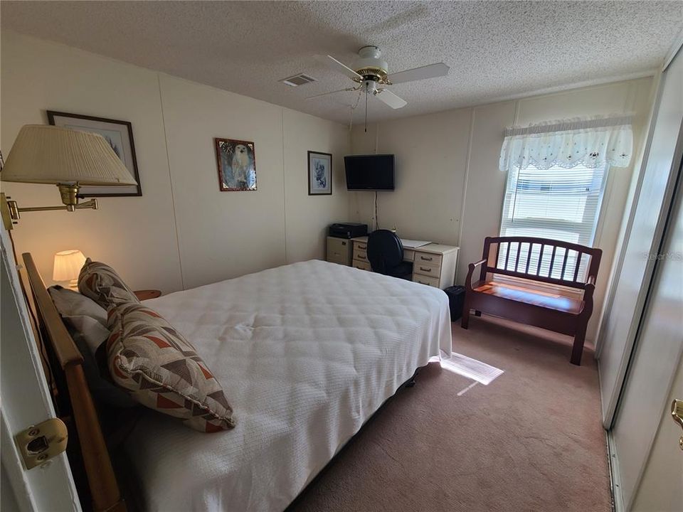 Active With Contract: $124,900 (2 beds, 2 baths, 1352 Square Feet)