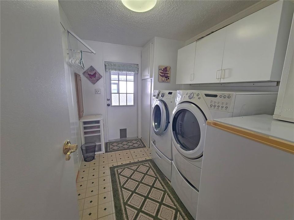 Active With Contract: $124,900 (2 beds, 2 baths, 1352 Square Feet)