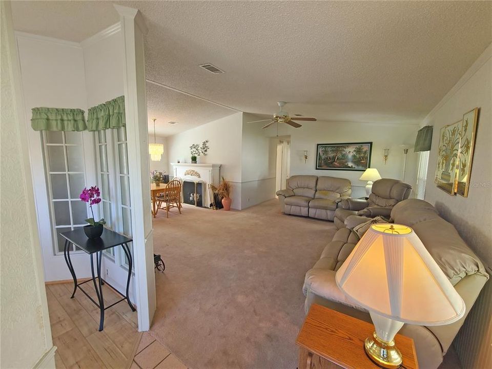 Active With Contract: $124,900 (2 beds, 2 baths, 1352 Square Feet)