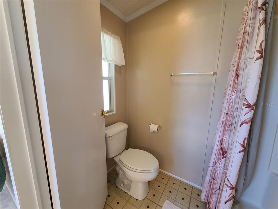 Active With Contract: $124,900 (2 beds, 2 baths, 1352 Square Feet)