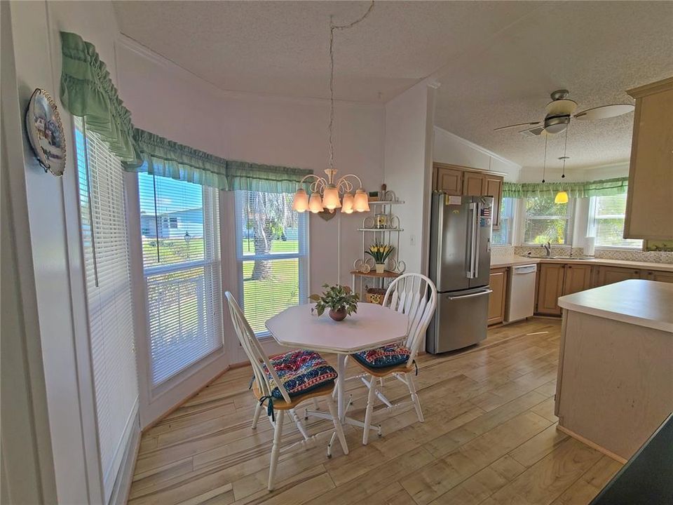 Active With Contract: $124,900 (2 beds, 2 baths, 1352 Square Feet)