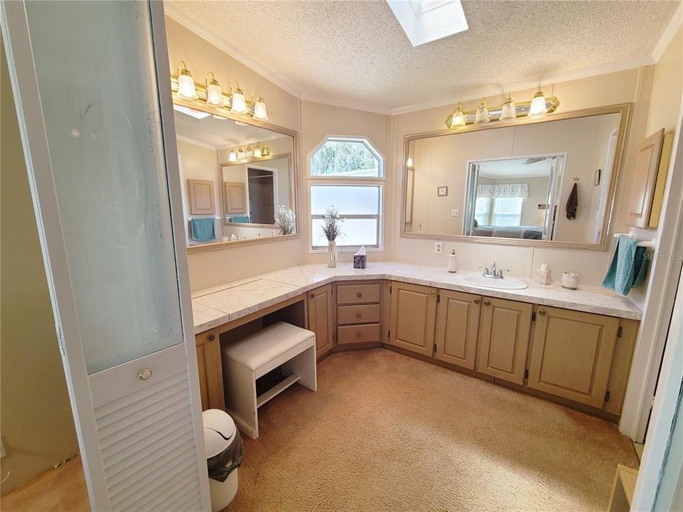 Active With Contract: $124,900 (2 beds, 2 baths, 1352 Square Feet)