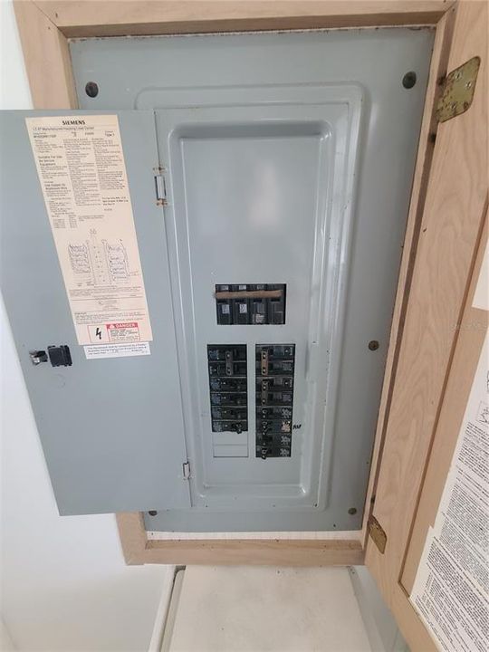 Active With Contract: $124,900 (2 beds, 2 baths, 1352 Square Feet)