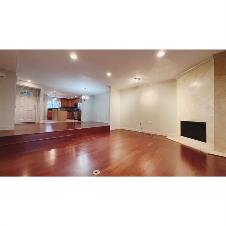 待售: $267,900 (2 贝兹, 2 浴室, 1275 平方英尺)