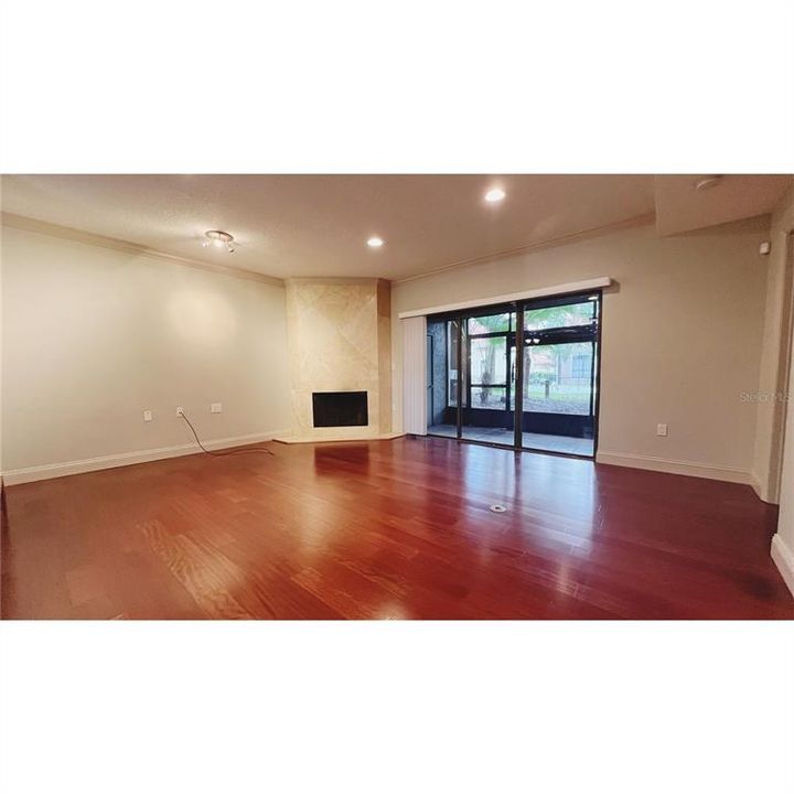 待售: $267,900 (2 贝兹, 2 浴室, 1275 平方英尺)