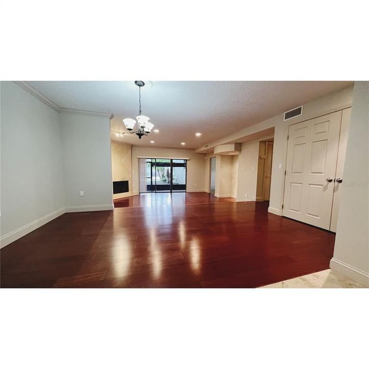 待售: $267,900 (2 贝兹, 2 浴室, 1275 平方英尺)