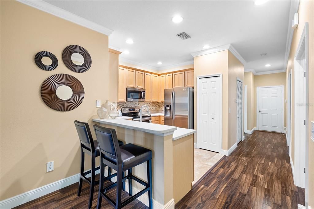 For Sale: $374,900 (2 beds, 2 baths, 1279 Square Feet)