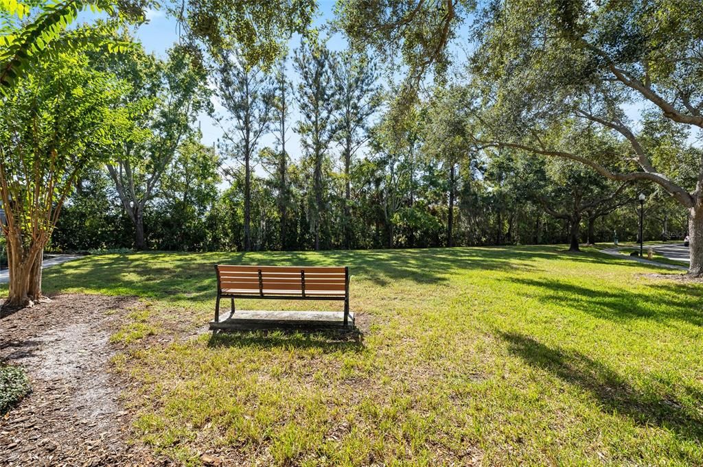 For Sale: $374,900 (2 beds, 2 baths, 1279 Square Feet)