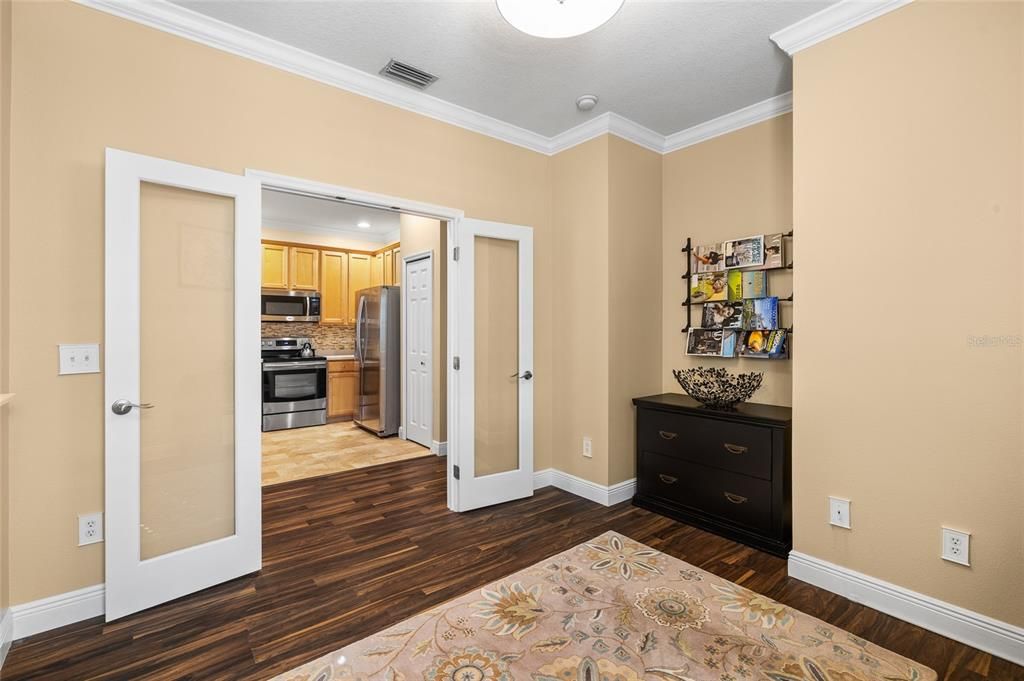 For Sale: $374,900 (2 beds, 2 baths, 1279 Square Feet)