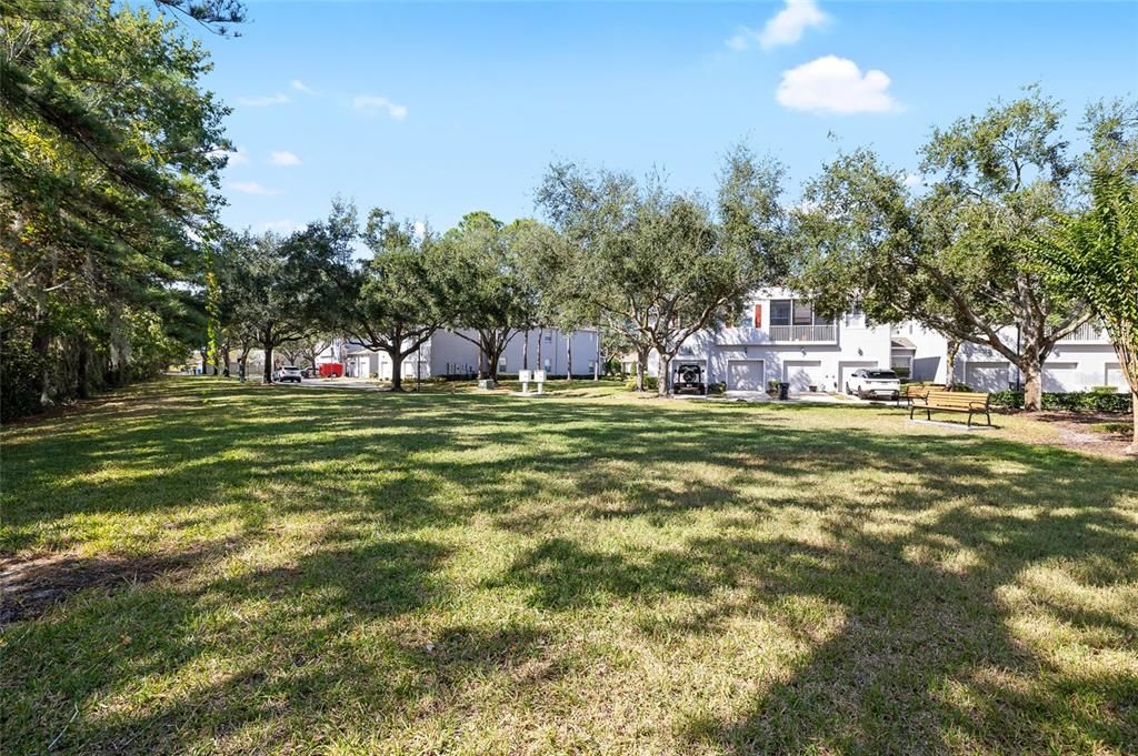 For Sale: $374,900 (2 beds, 2 baths, 1279 Square Feet)