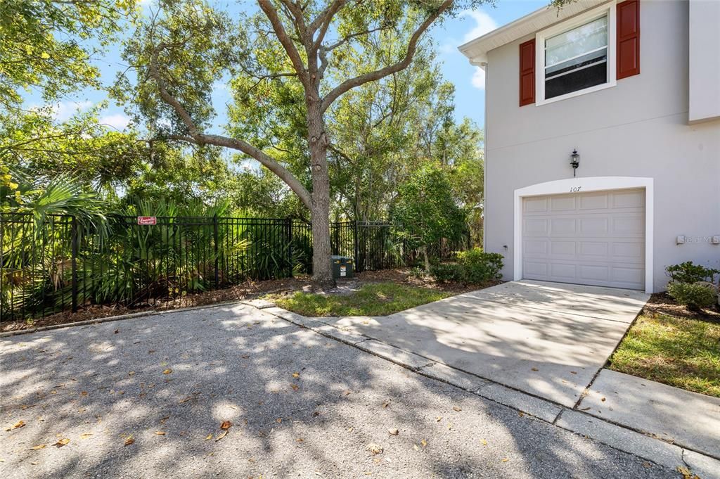 For Sale: $374,900 (2 beds, 2 baths, 1279 Square Feet)