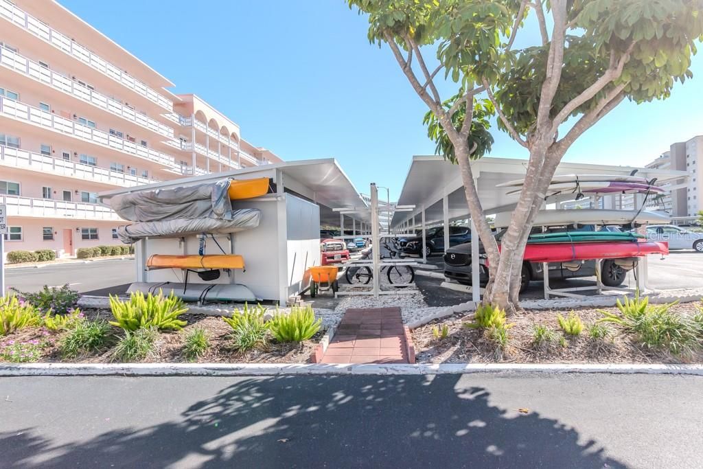 待售: $189,900 (1 贝兹, 1 浴室, 1060 平方英尺)