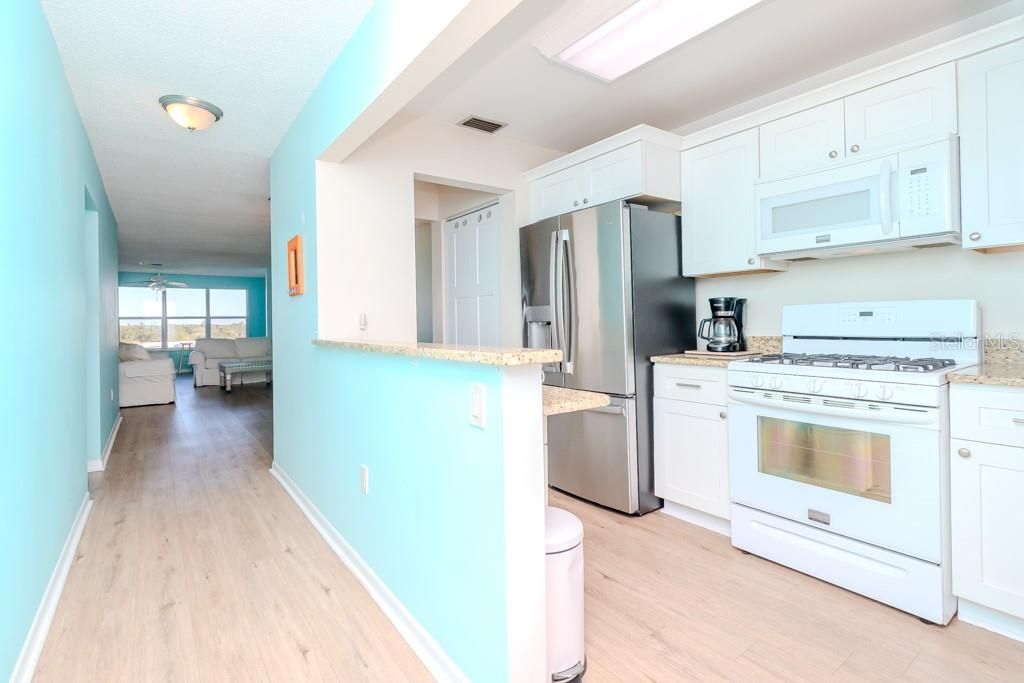 待售: $189,900 (1 贝兹, 1 浴室, 1060 平方英尺)