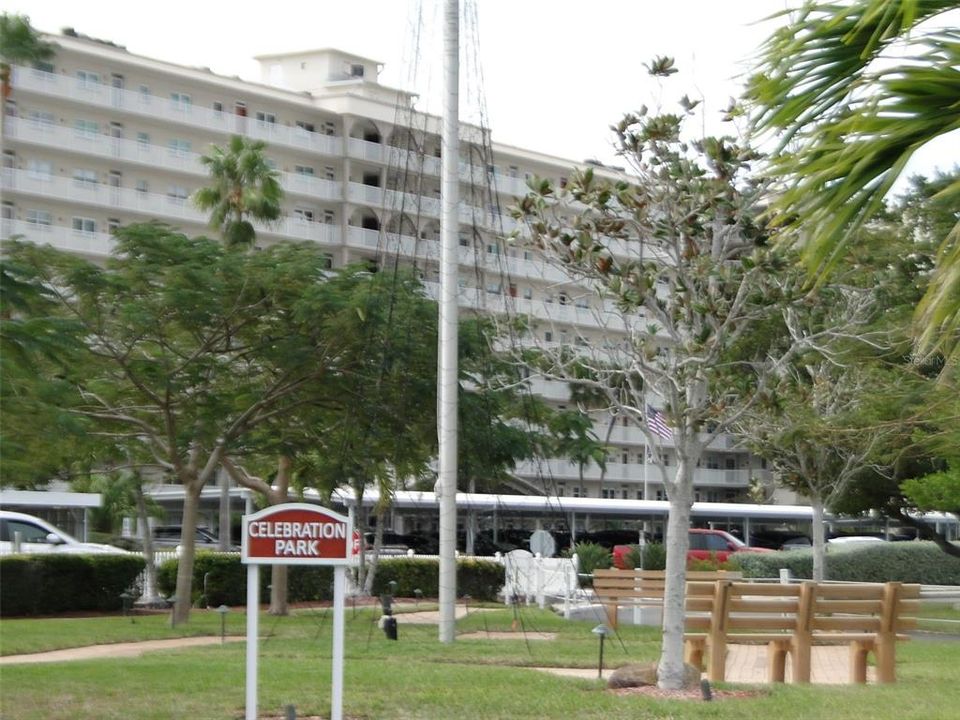 待售: $189,900 (1 贝兹, 1 浴室, 1060 平方英尺)