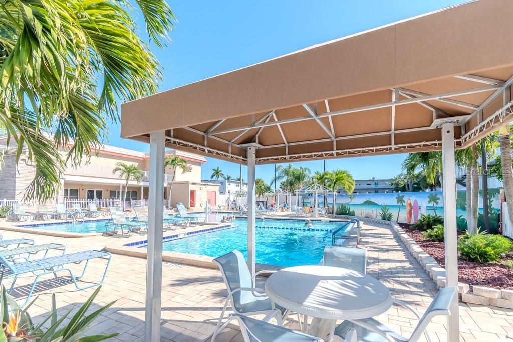 待售: $189,900 (1 贝兹, 1 浴室, 1060 平方英尺)