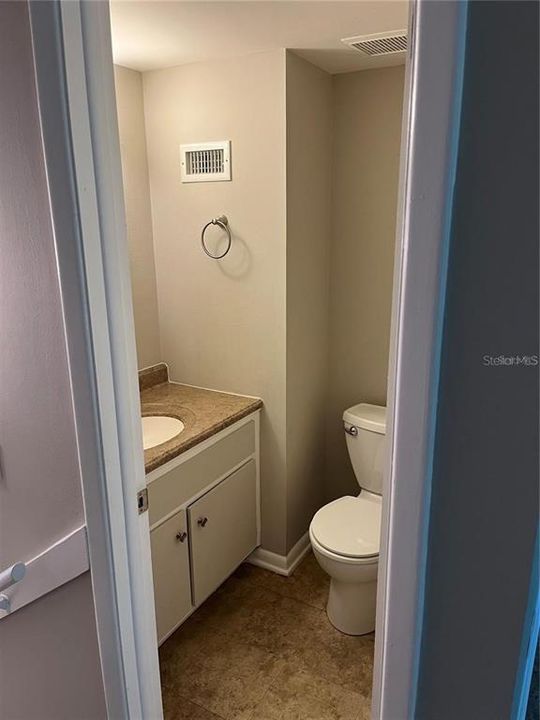 В аренду: $2,000 (2 спален, 1 ванн, 1044 Квадратных фут)