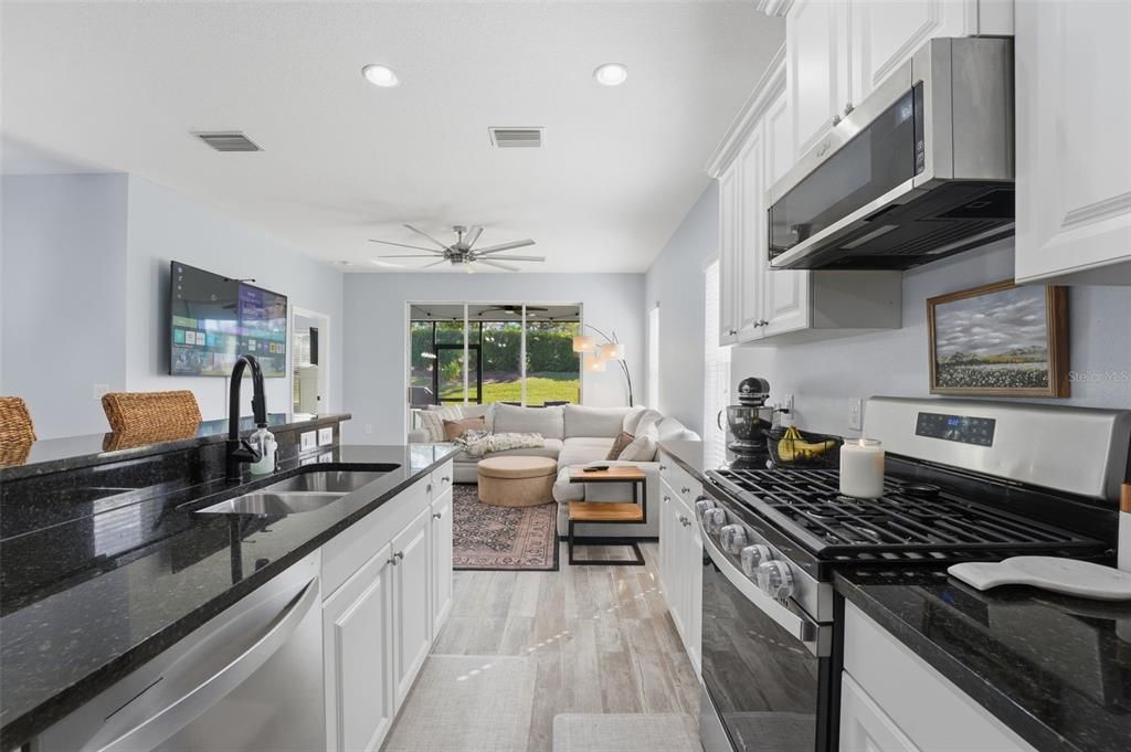 待售: $420,000 (3 贝兹, 2 浴室, 1766 平方英尺)