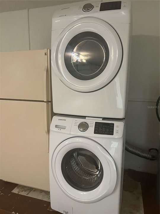 出租: $1,600 (3 贝兹, 2 浴室, 1235 平方英尺)