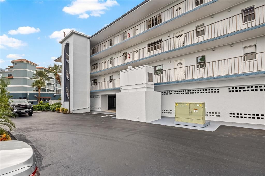 待售: $399,900 (1 贝兹, 1 浴室, 840 平方英尺)