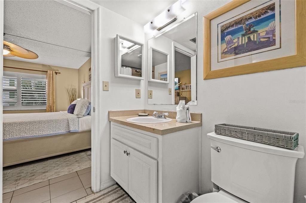 待售: $399,900 (1 贝兹, 1 浴室, 840 平方英尺)