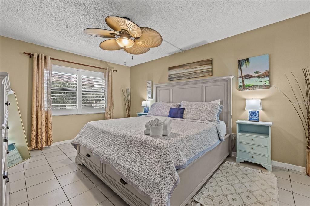 待售: $399,900 (1 贝兹, 1 浴室, 840 平方英尺)